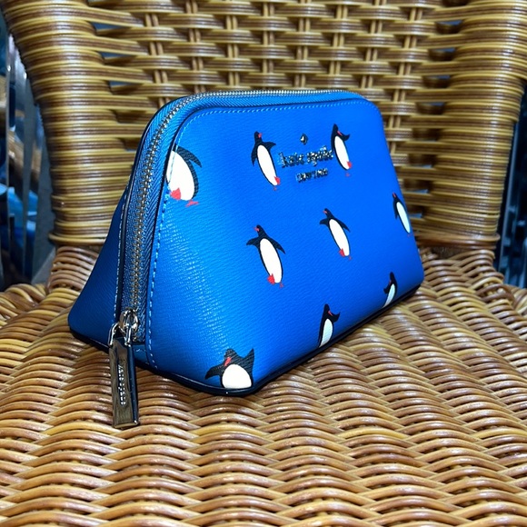 ♠️kate spade Arctic Friends Penguin Cosmetic Case, Blue Multi NWT - Picture 5 of 11